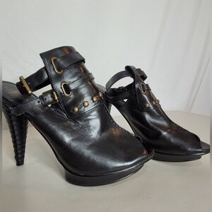 B. Makowsky Irene Black Leather Peep Toe Studded Slingback Platform Pumps - 8.5